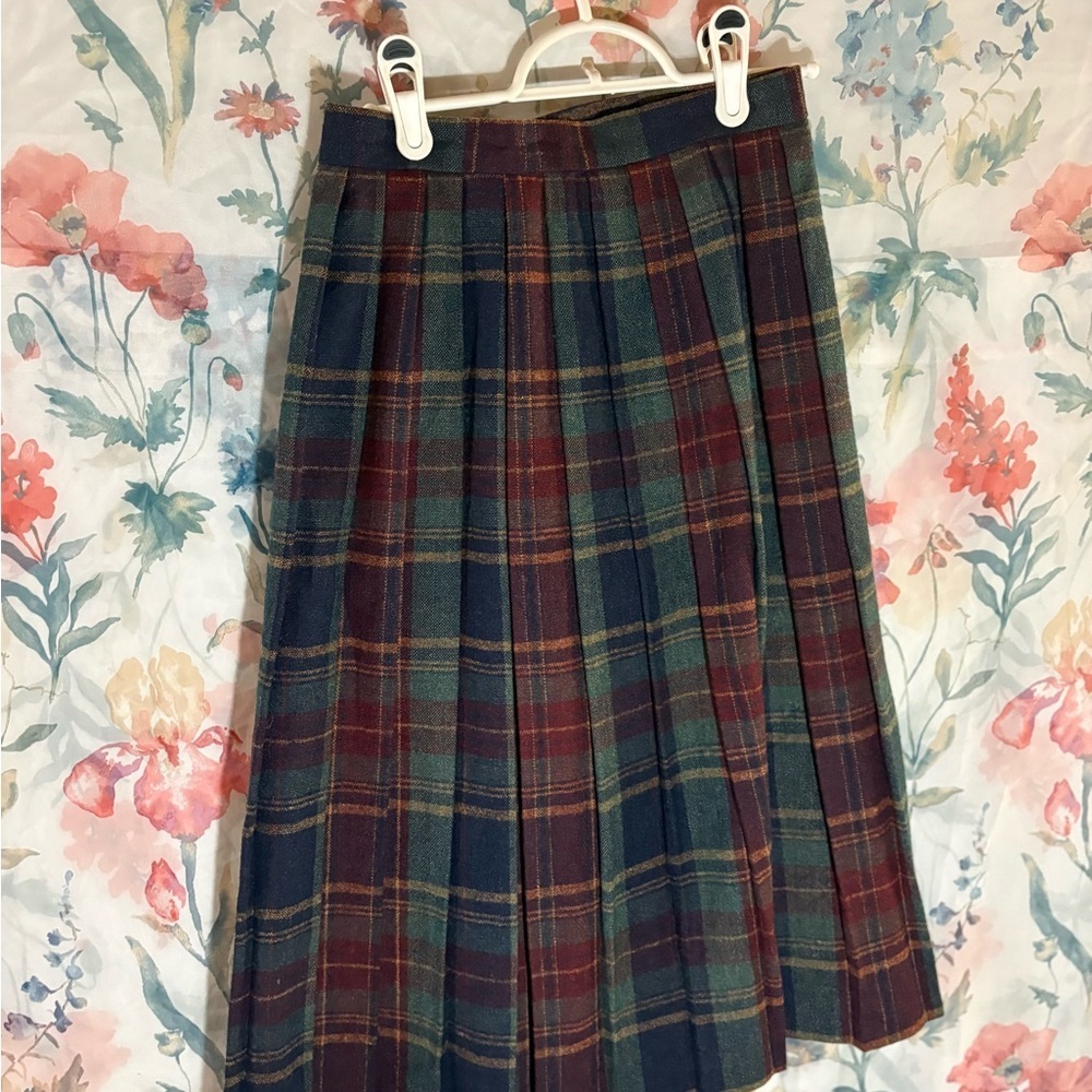 Vintage Plaid Pleated Skirt/ Kilt - Picture 5 of 9